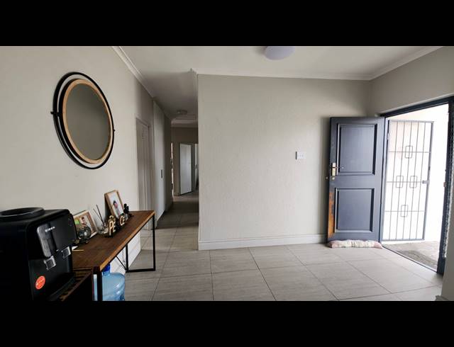 3 BEDROOM HOUSE TO LET IN GOODWOOD PARK